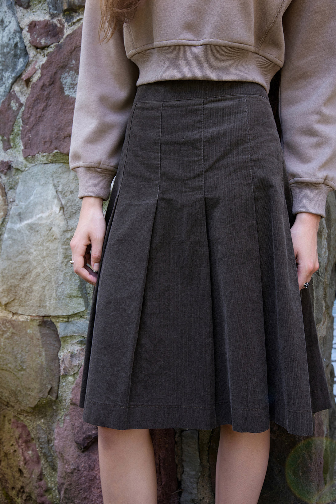 MUSHROOM SUEDE CORD PLEATED SKIRT-27