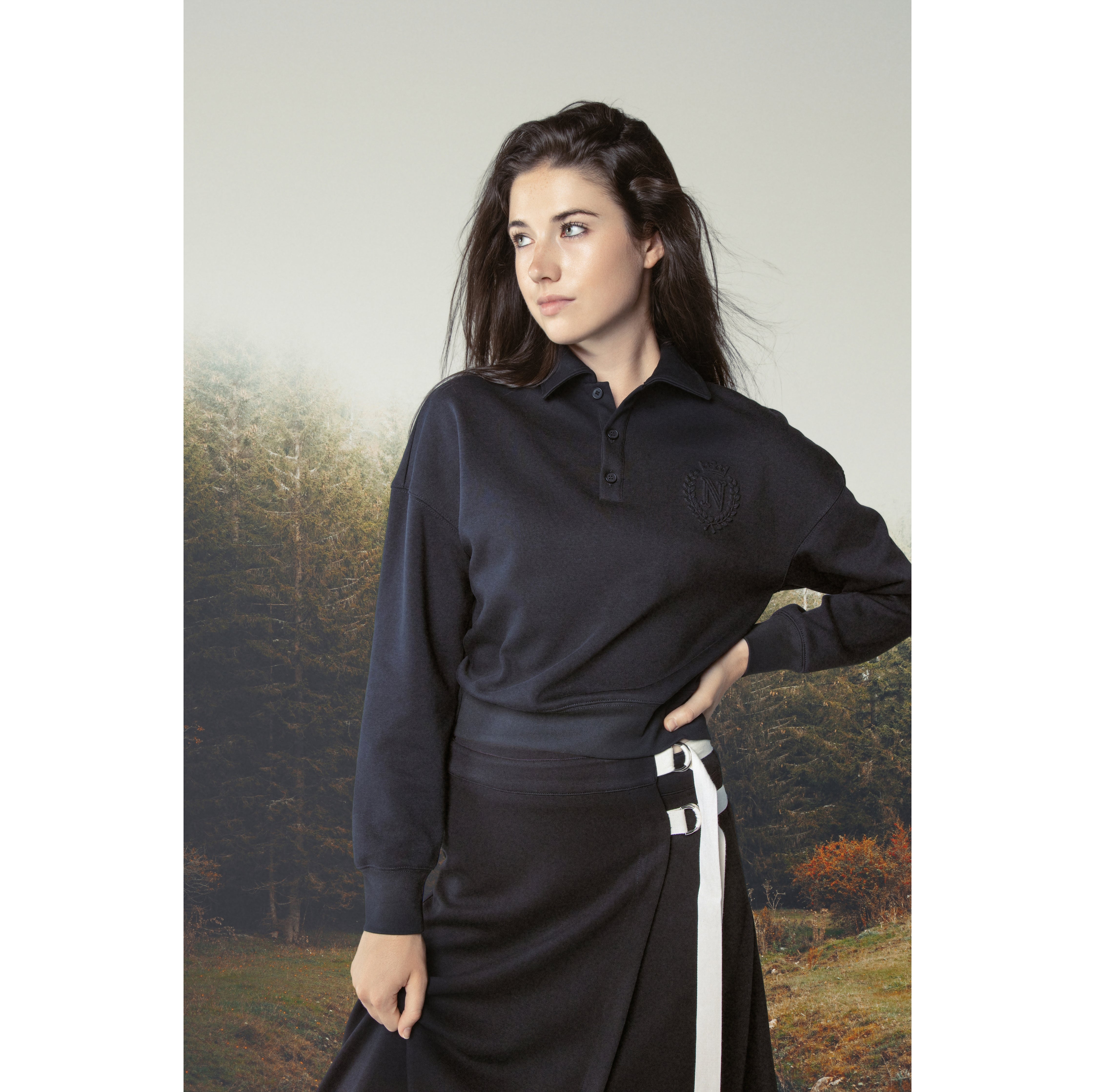 BLACK POLO SWEASHIRT